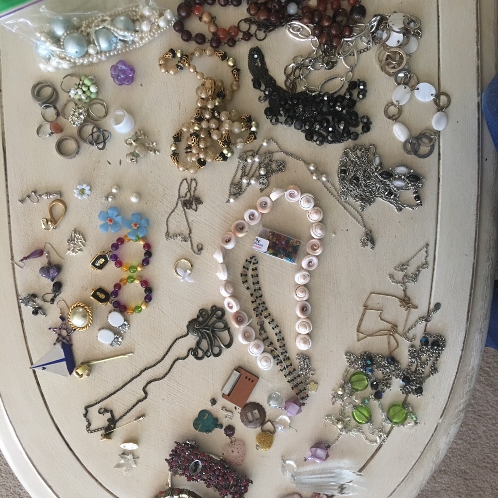 Craft Jewelry, Broken